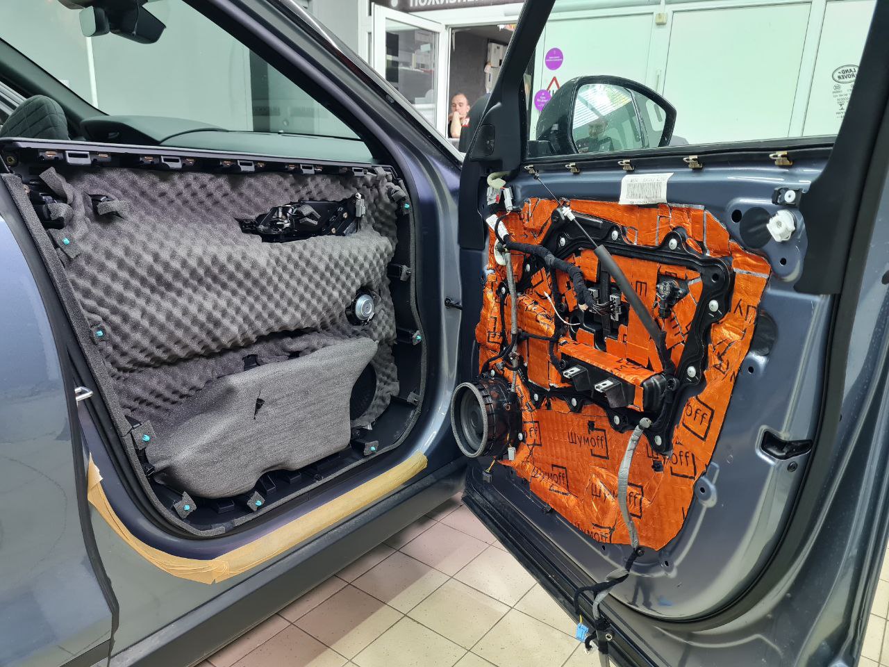 Двери 3 слой шумоизоляция Range Rover Velar вибро и шумопоглотитель + антискрип на обшивку2